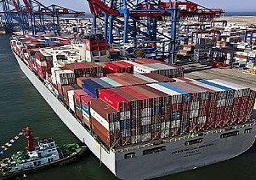 موانئ بورسعيد ترصد تداول 22 سفينة بالأرصفة