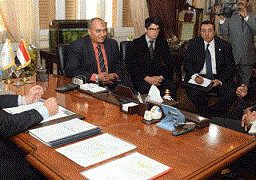 وزير التموين يجرى مباحثات مع سفير دولة بارجواى لتفعيل الاتفاقيات بين البلدين