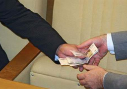 القبض على شخص”مرتشٍ” ينتحل صفة مستشار رئيس الجمهورية