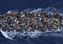 ارتفاع أعداد الغرقى من اللاجئين في المتوسط إلى 365 لاجئا