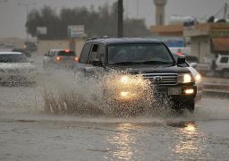 الأمطار الموسمية تتسبب بوفاة في السعودية و تحذيرات في قطر