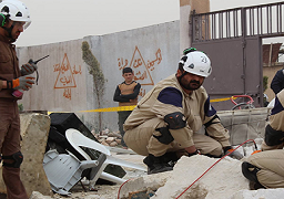 الدفاع المدني بحلب يطالب بفتح ممرات إنسانية لايصال المساعدات للمحاصرين