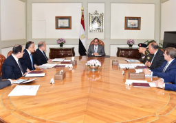 السيسي يعقد اجتماعا مع رئيس الوزراء وعدد من المسئولين لمتابعة موضوعات مختلفة