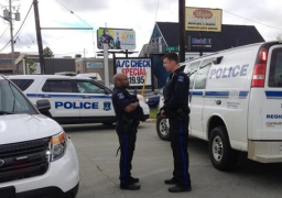 مقتل تلميذة وإصابة أخرى طعنا بسكين فى مدرسة ثانوية بكندا