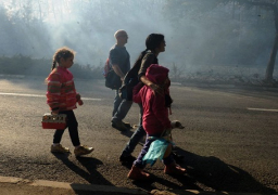 بالصور.. 220 حريقا في اسرائيل تتسبب في عمليات إخلاء والأمن يصف بعضها بـ”المتعمد”