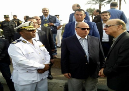 بالصور..محافظ القاهرة يؤكد عدم تلقي غرفة العمليات المركزية أي بلاغات