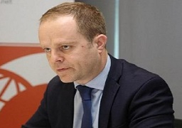 بريطانيا تدعو إلى مساعدة وحماية نازحي حلب