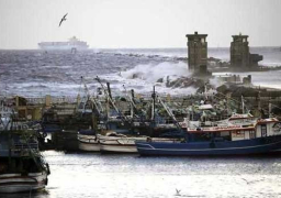 إغلاق بوغازي الإسكندرية والدخيلة أمام حركة الملاحة لسوء الأحوال الجوية