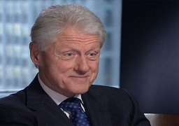 بيل كلينتون يصف زعيم المعارضة في بريطانيا “بأكثر الرجال جنونا”