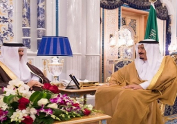 خادم الحرمين الشريفين يبحث مع الزيانى تعزيز العمل الخليجى المشترك