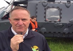 رئيس وزراء نيوزيلندا يتفقد منطقة “كايكورا” الأكثر تضررا من الزلزال الأخير