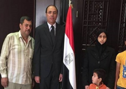 سفارتنا بدمشق تقوم بتسفير 3 عائلات مصرية من العالقين للقاهرة