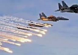 طائرات التحالف العربي تقصف مواقع المليشيات الحوثية في تعز جنوب غربي اليمن