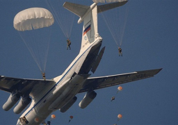 قوات مظلات روسية وبيلاروسية تصل إلى صربيا للمشاركة في مناورات مشتركة