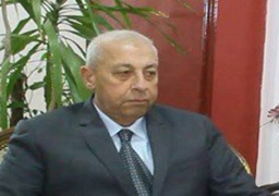 محافظ أسوان يؤكد توافر احتياطات كبيرة من الوقود والسلع الغذائية