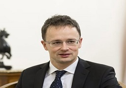 وزير خارجية المجر يتوقع أن يكون العالم أفضل في عهد ترامب