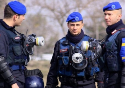 الشرطة البريطانية تفتح تحقيقا إثر “تمرد” عشرات السجناء