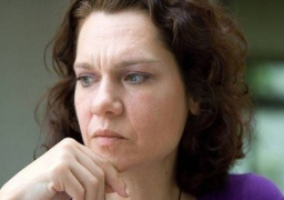 القضاء التركي يأمر بالافراج عن الروائية اصلي اردوغان