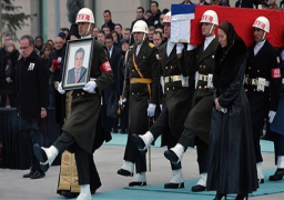 بوتين يتقدم جنازة السفير الروسي لدى تركيا