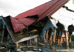 عشرات القتلى جراء زلزال قوى يضرب جزيرة سومطرة الإندونيسية