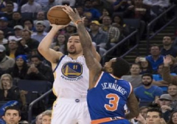 جولدن ستيت يهزم نيكس في دوري السلة الأمريكي