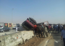 توقف حركة المرور أعلى دائرى المريوطية بسبب حادث تصادم سيارتين