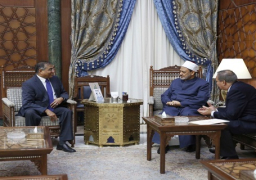 شيخ الأزهر يستقبل سفير باكستان بالقاهرة