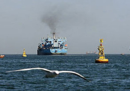 عبور 53 سفينة قناة السويس بحمولة بلغت 3 ملايين و100 ألف طن