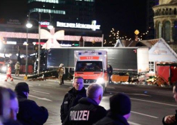 بالصور …. ارتفاع ضحايا حادث الدهس ببرلين إلى 12 قتيلاً .. و ألمانيا تعلن رسمياً انه عملية ارهابية