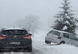 مصرع وإصابة 30 شخصا بسبب الثلوج بالصين