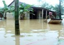 مقتل وفقدان 12 شخصا جراء الفيضانات وسط فيتنام