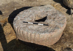 نقل قطعة أثرية إلى معبد بهبيت الحجارة بالغربية