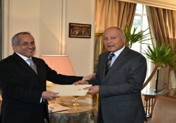 أبو الغيط يبحث ترتيبات القمة العربية مع المندوب الأردني الجديد