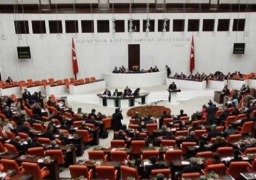 البرلمان التركي يوافق على نشر قوات في قاعدة عسكرية تركية في قطر