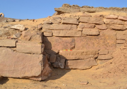 العثور على كتلة صخرية عليها كتابات هيروغليفية بابيدوس