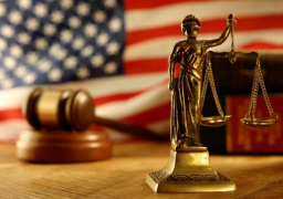 القضاء الأميركي يتدخل .. أحكام بمنع ترحيل “عالقين”