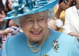 الملكة إليزابيث تغيب عن قداس آخر بسبب نزلة برد شديدة