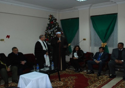 بالصور..محافظ الجيزة يشارك الكنيسة الإنجيلية فى احتفالات عيد الميلاد