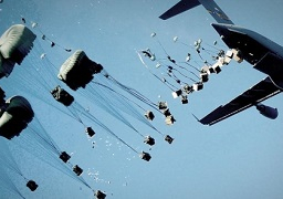 برنامج الغذاء العالمي يستأنف إسقاط الغذاء جوا على دير الزور السورية