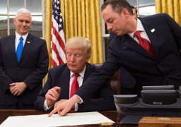 ترامب يتسلم الشيفرات النووية.. ويوقع 5 قرارات أخرى