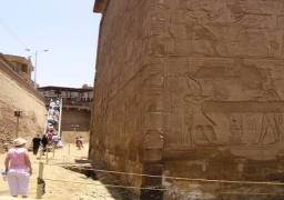 توثيق النقوش الجدارية بمعبد إسنا بداية فبراير المقبل