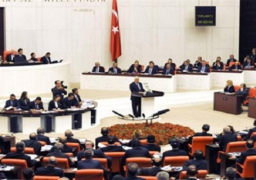 شجار بالضرب بين نواب البرلمان التركي حول توسيع صلاحيات أردوغان
