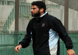 طبيب المنتخب يؤكد إمكانية مشاركة شريف إكرامي أمام أوغندا