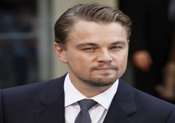 ليوناردو دي كابريو وكريستين ويج يقدمان حفل جولدن جلوب