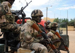 مقتل خمسة جنود ماليين في انفجار لغم في وسط البلاد