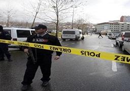 مقتل وإصابة 13 شخصا جراء انهيار سقف المسجد على المصلين في اسطنبول