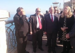 وزير الرى ووزيرة البنية الأساسية والبيئة الهولندية يتفقدان شواطئ الاسكندرية