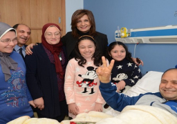 وزيرة الهجرة ووفد الجاليات المصرية يزورون مصابي الشرطة