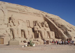 1500 سائح يزورون معبد أبو سمبل بأسوان