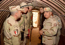 بالصور .. وزير الدفاع يشهد بياناً عمليا لطلبة الكلية الحربية